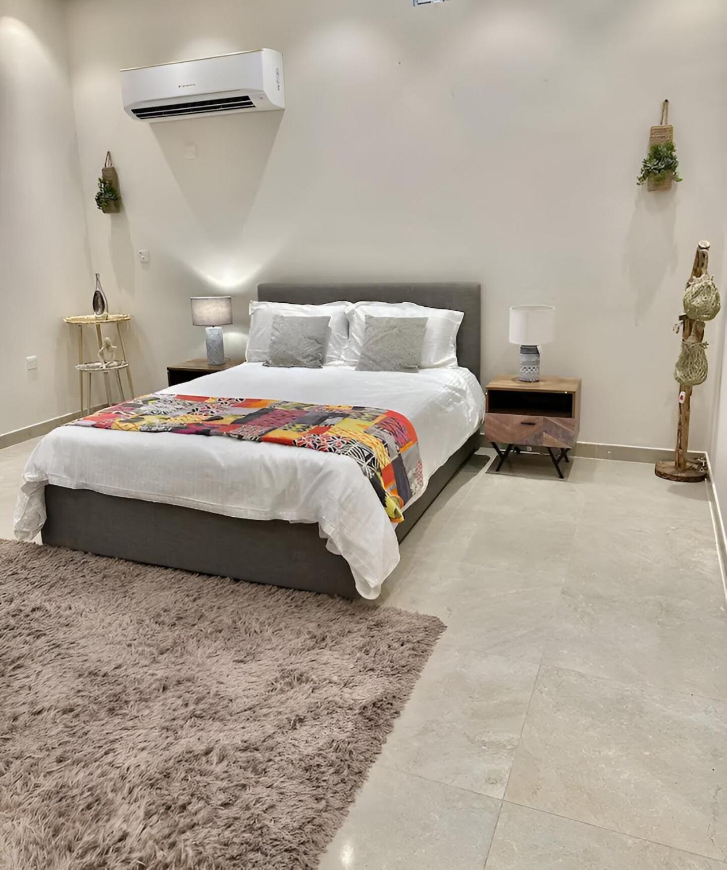 Elegant Garden Stay With 2 Living Areas, 2 Bedrooms, 1 Full And 1 Half Bath For 6 Guests Umm Al Amad Exterior photo